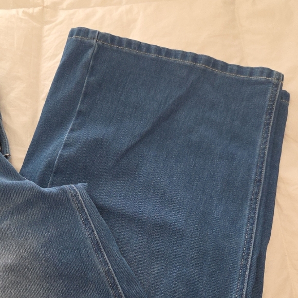 Halara Flex Asymmetric Low Rise Zipper Pockets Baggy Wide Leg Casual Jeans - Picture 5 of 11